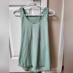 EUC Lululemon Twisted Back Green Tank 18”